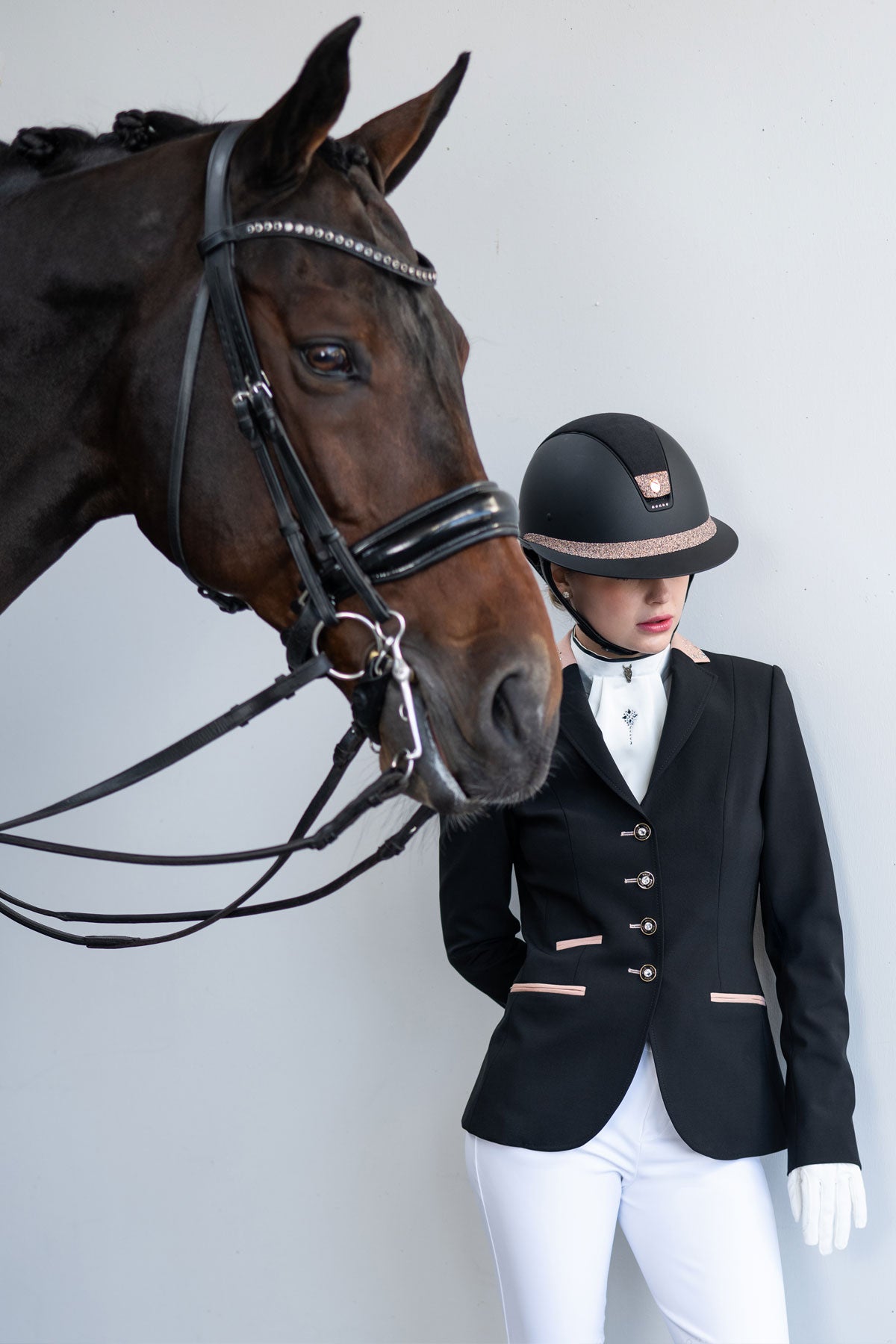 Dames Wedstrijdjasje in Zwart met Roze en Rose Gouden Details